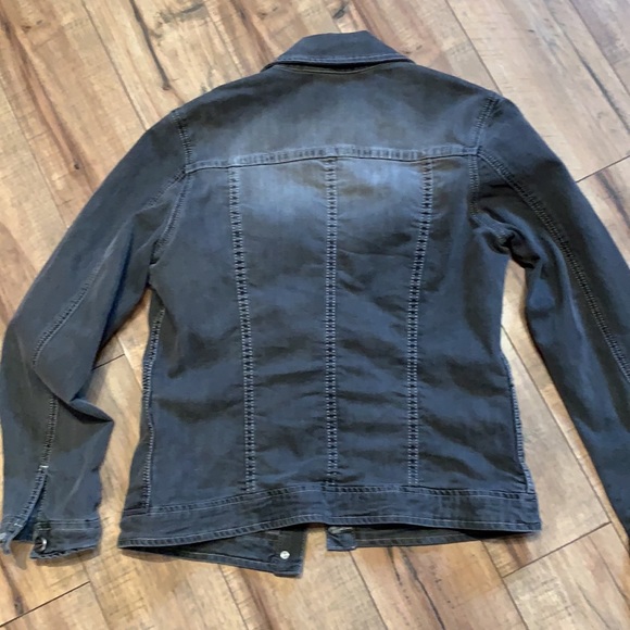 Grey distressed Jean jacket - Picture 3 of 7